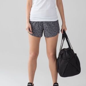 Lululemon Tracker Short IV (4-way Stretch 4")
Size 8